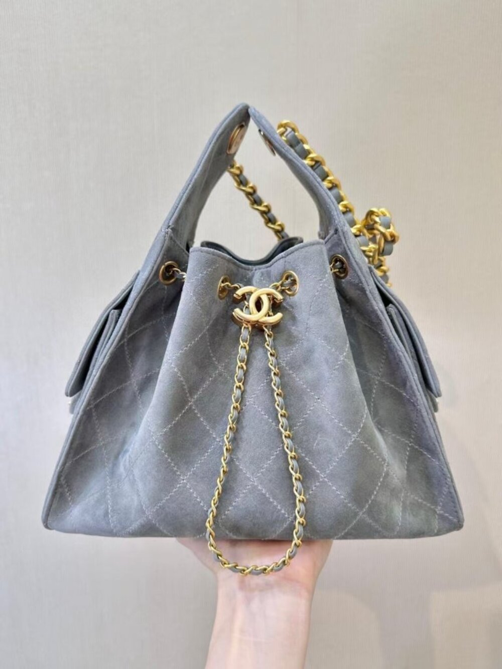 Classic CHANEL Bag: A Stylish and Versatile Choice for Elegance